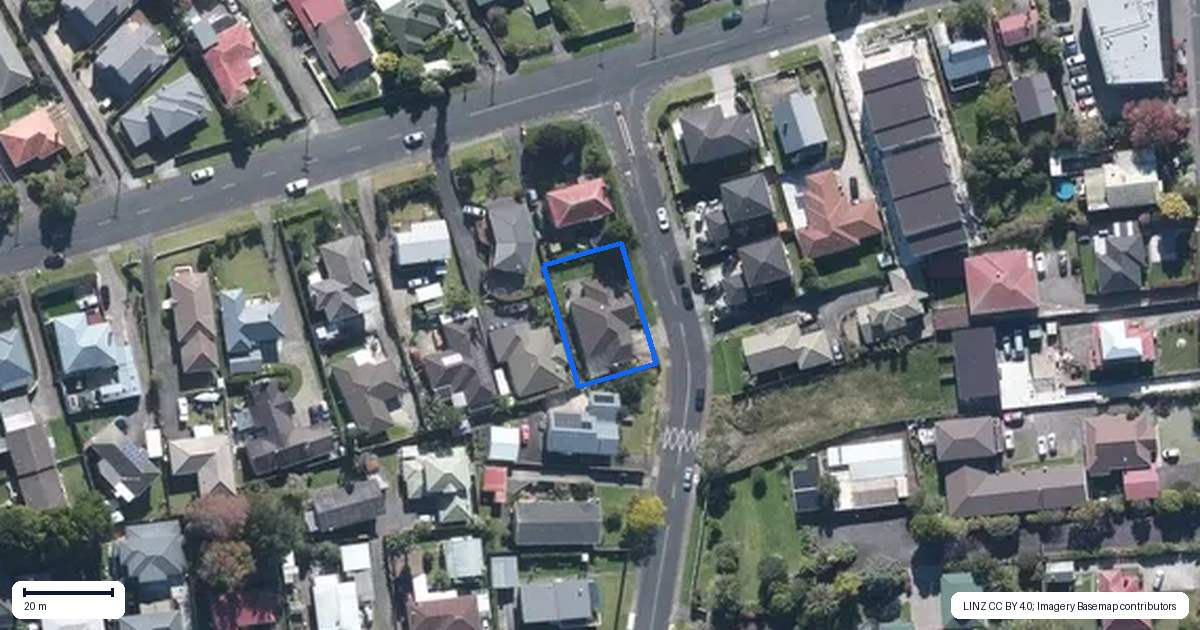 Property context map for 62 Waitaki Street, Henderson, Auckland