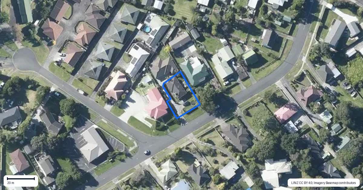 Property context map for 10 Valley Road, Waiuku