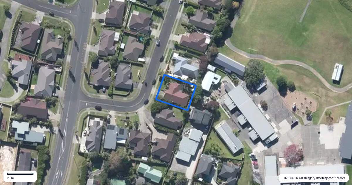 Property context map for 11 Bonny Crescent, Massey, Auckland