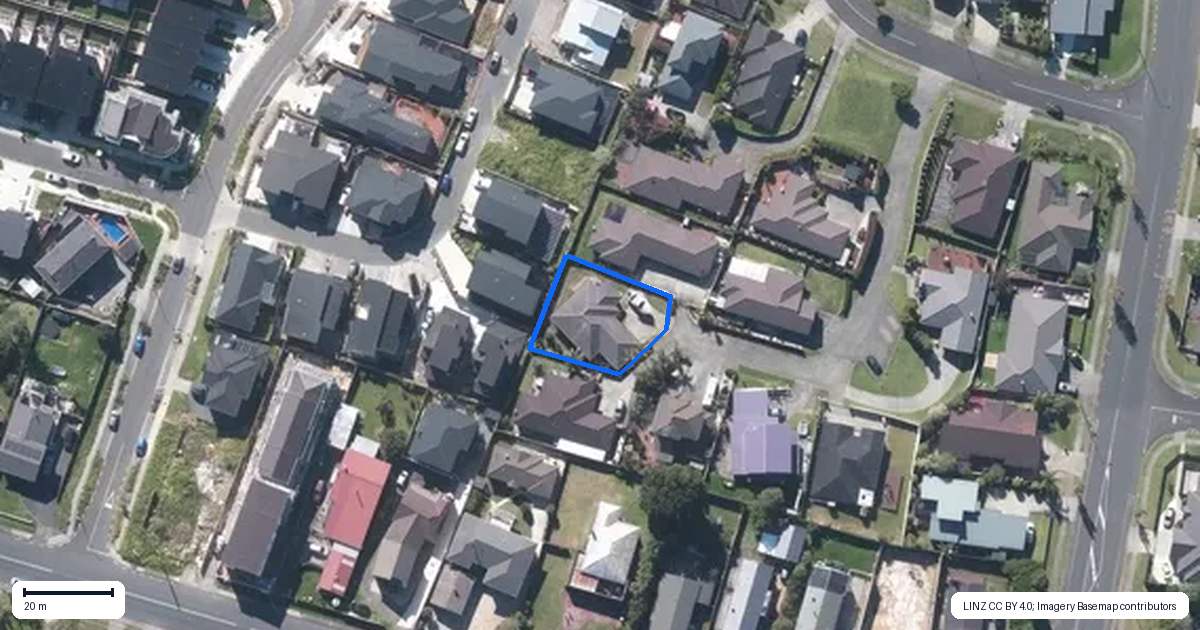 Property context map for 16 McWhirters Farm Lane, Massey, Auckland