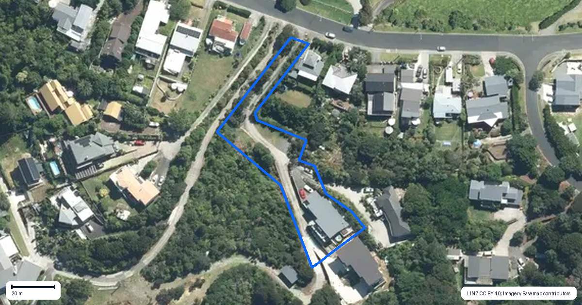 Property context map for 87 Roberts Road, Matakatia, Whangaparaoa