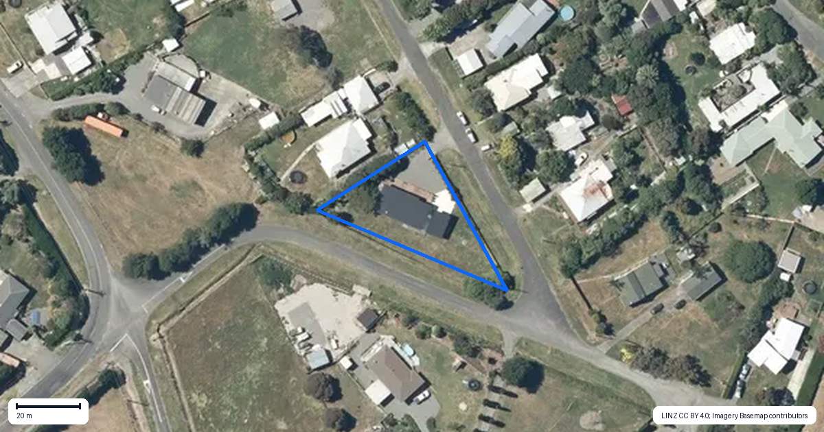 Property context map for 2 Albert Street, Clive