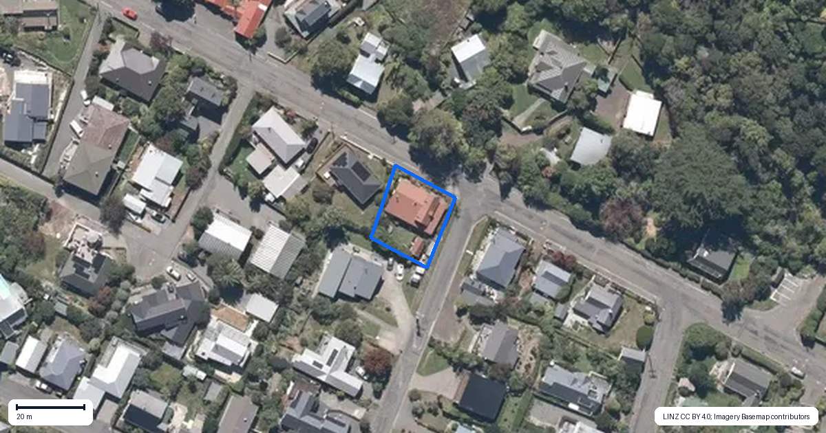 Property context map for 38 Rue Balguerie, Akaroa