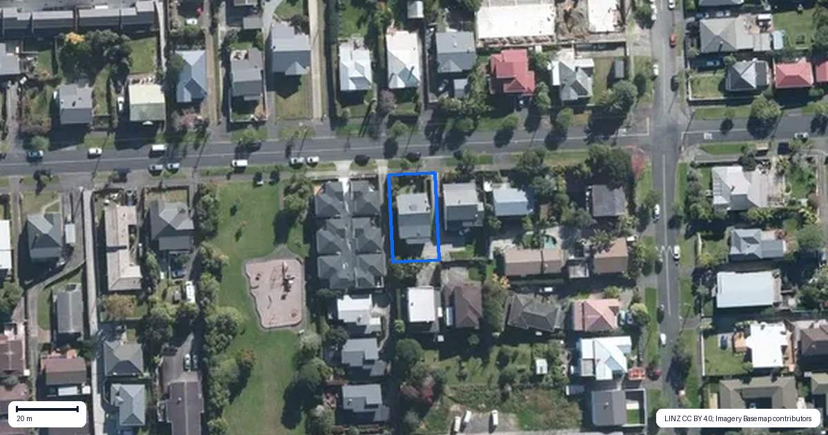 Property context map for 17 Henry Street, Avondale, Auckland