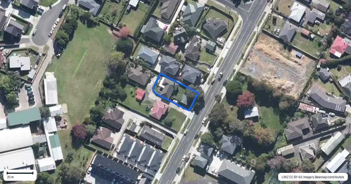 Property context map for 51 Matipo Road, Te Atatu Peninsula, Auckland