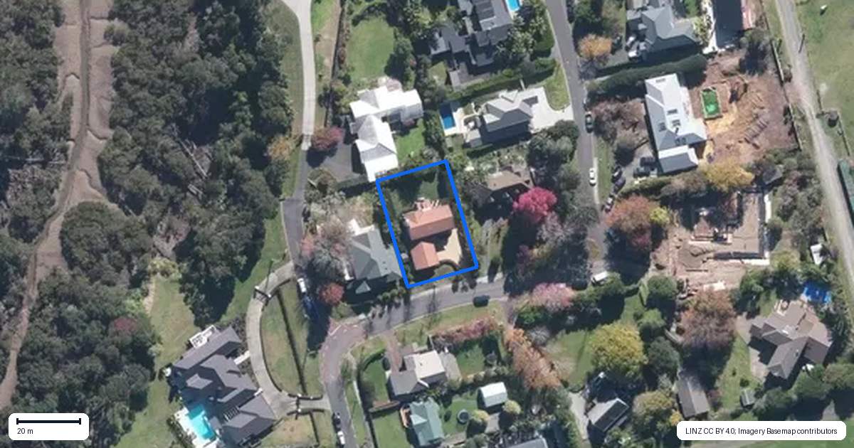 Property context map for 2 Birchwood Grove, Greenhithe, Auckland