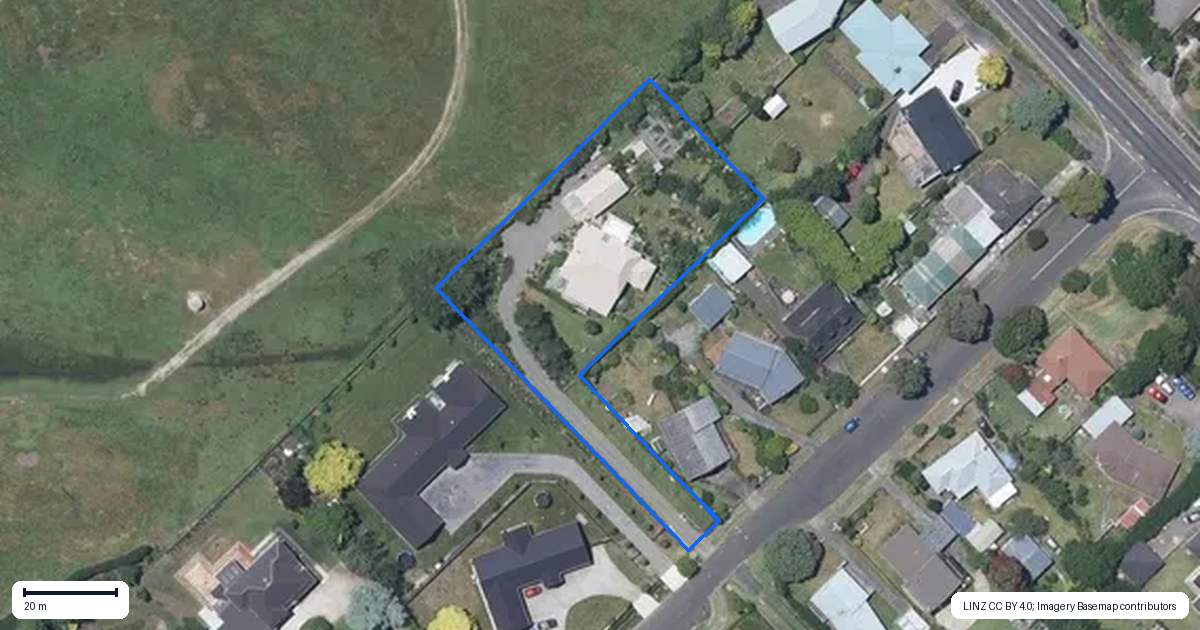 Property context map for 8A Tirimoana Place, Otamatea, Whanganui