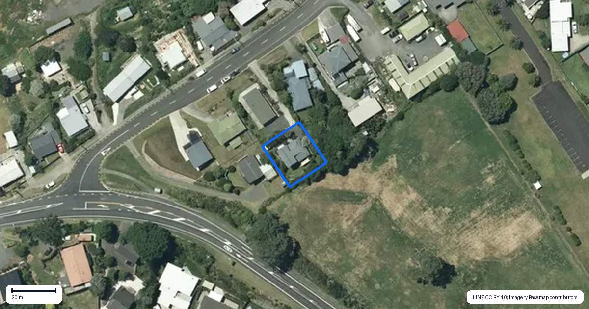 Property context map for 6A Manukau Road, Raglan