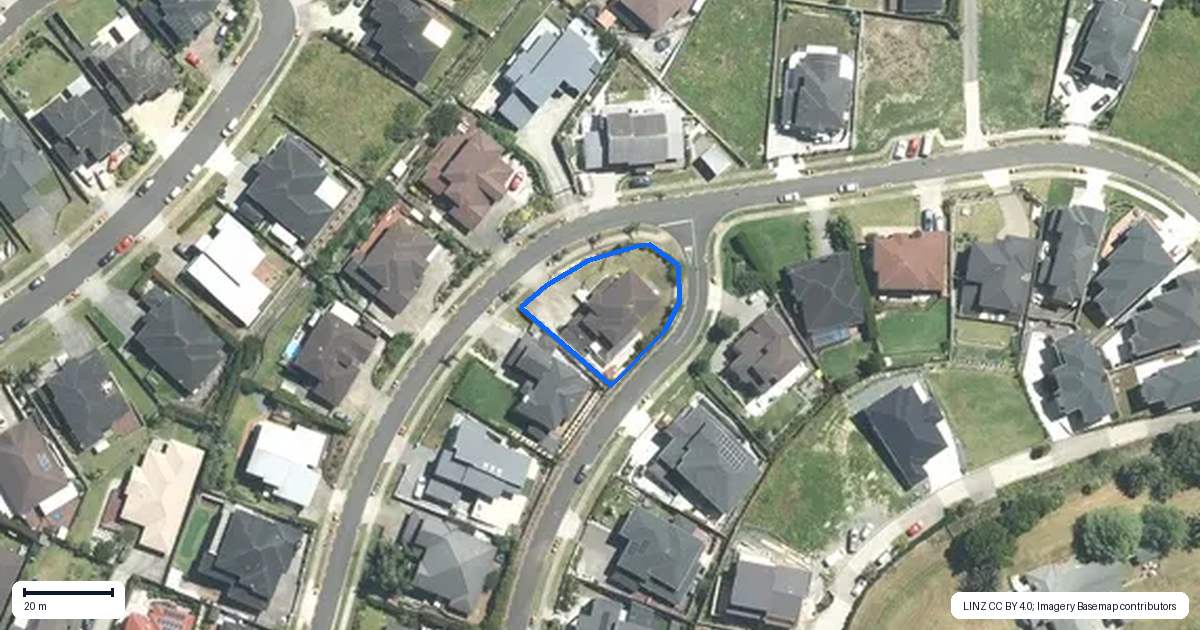 Property context map for 11 Henriette Place, The Gardens, Auckland