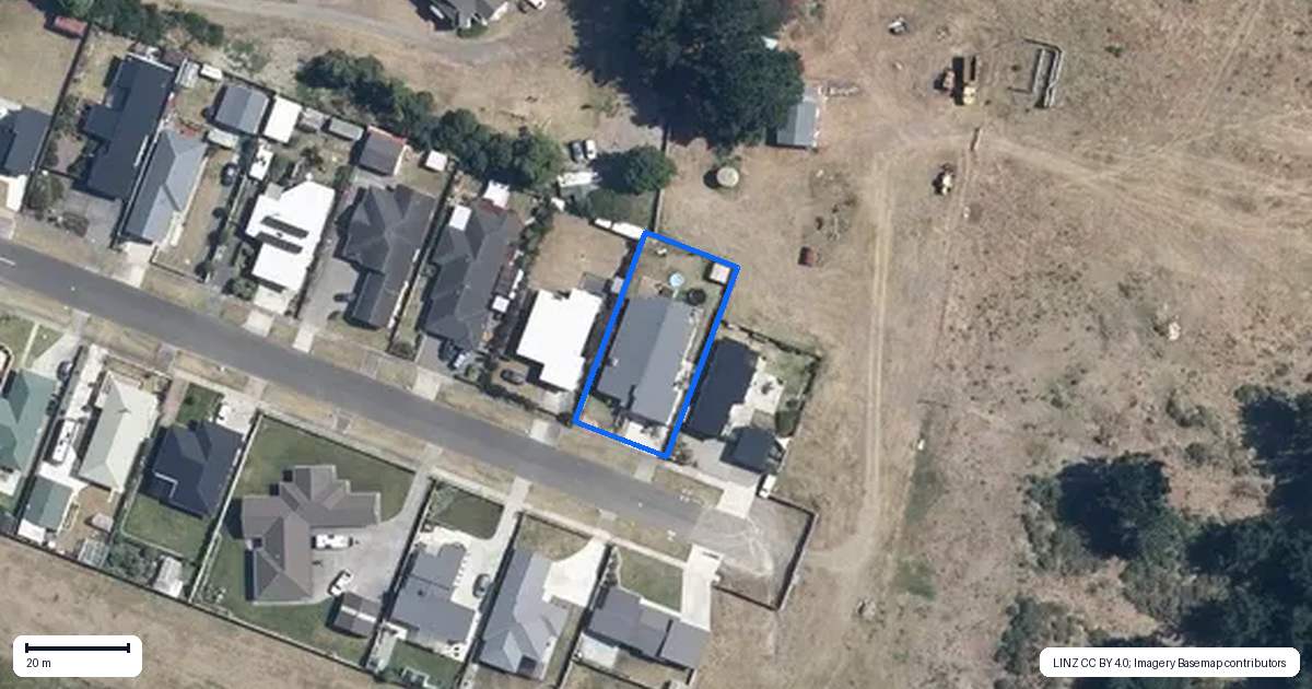 Property context map for 28 Sandown Avenue, Himatangi Beach