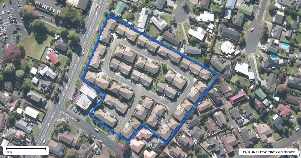 Property context map for 58 Royalle Mews, Botany Downs, Auckland
