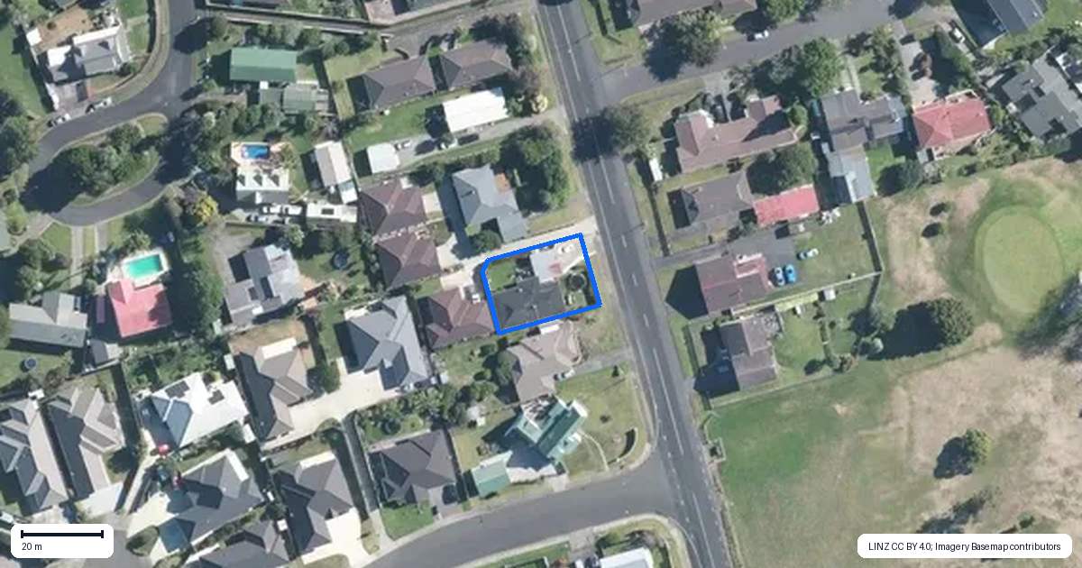 Property context map for 102 Racecourse Road, Waiuku