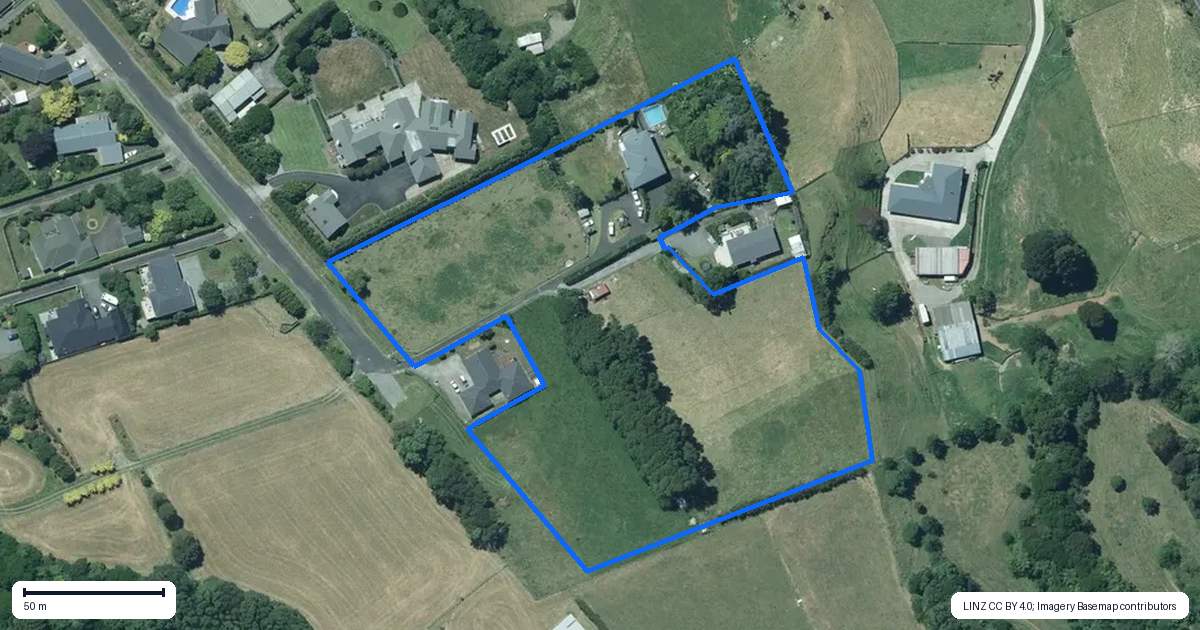 Property context map for 111 Queens Road, Glen Avon, New Plymouth