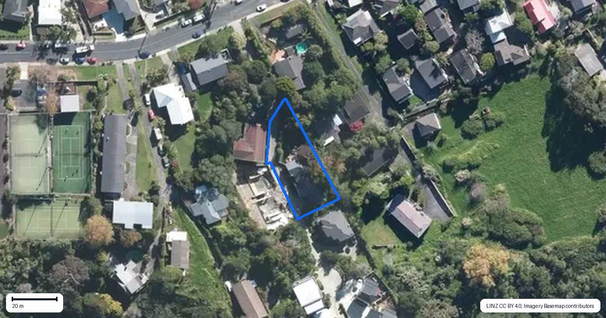 Property context map for 15F Verran Road, Birkenhead, Auckland