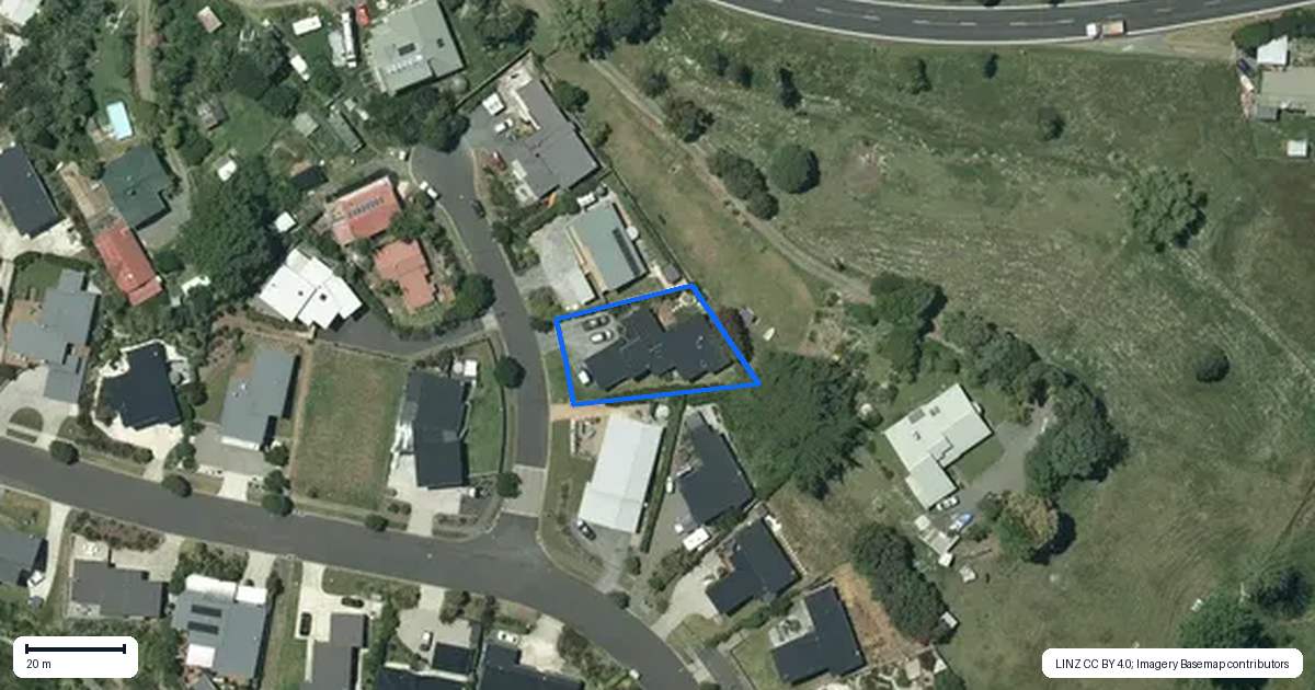 Property context map for 4 Te Whare Hauora Place, Raglan