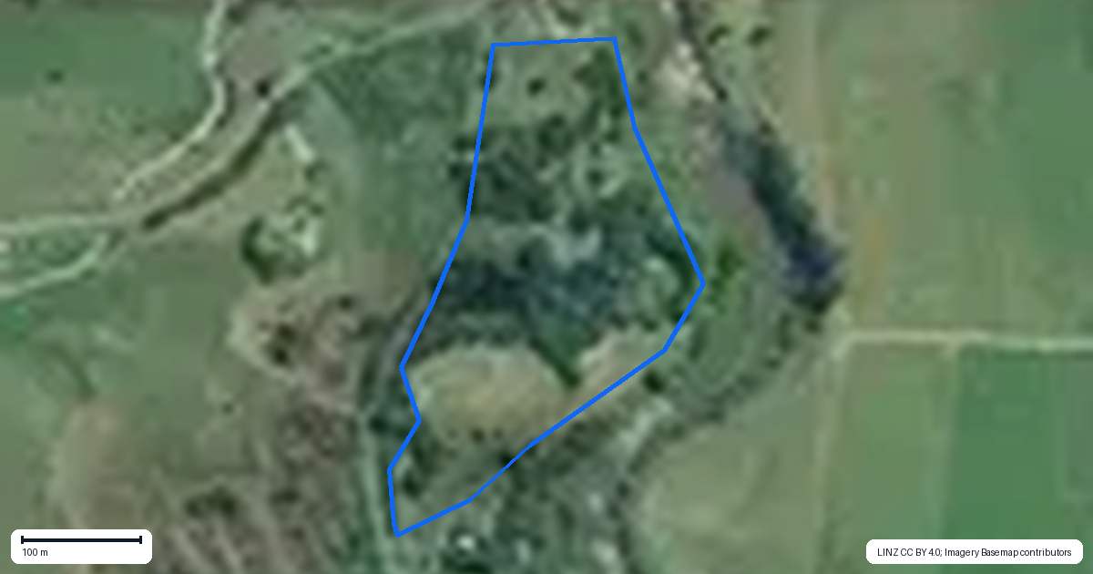 Property context map for 1782 Te Pahu Road, Karamu