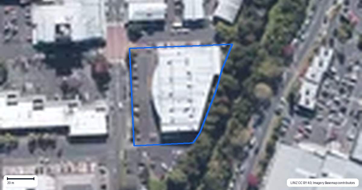 Property context map for 28 Catherine Street, Henderson, Auckland