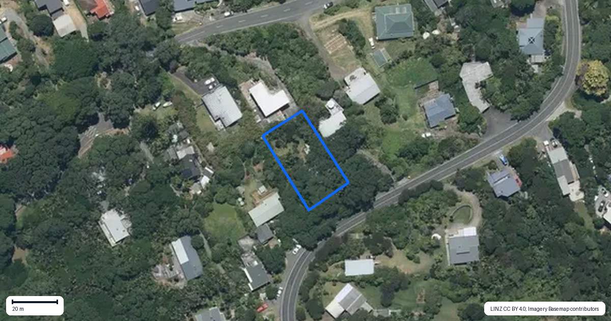 Property context map for 63 Seaview Road, Piha