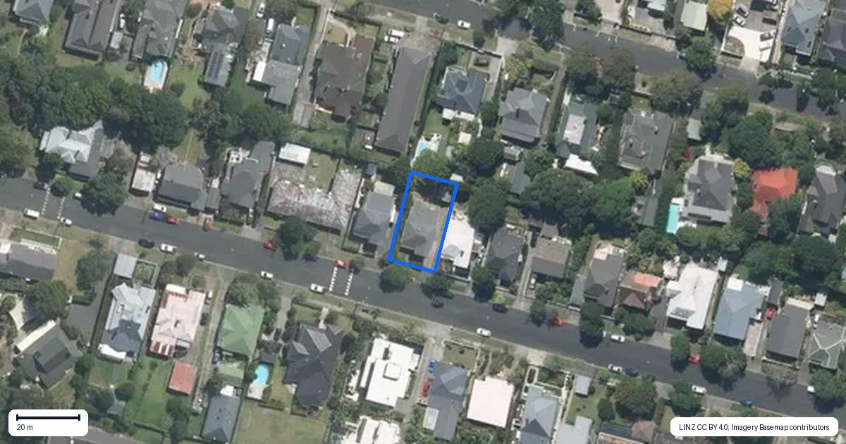 Property context map for 18 Milton Road, Mount Eden, Auckland
