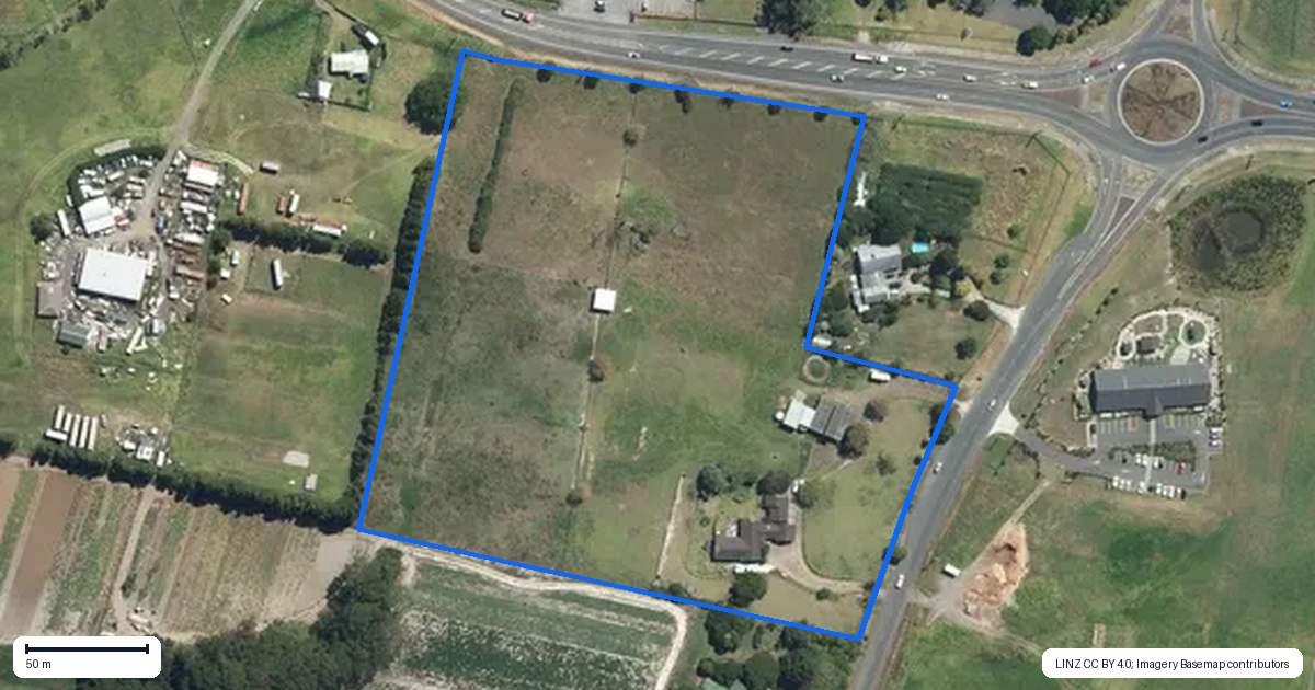 Property context map for 454 Taupaki Road, Kumeu