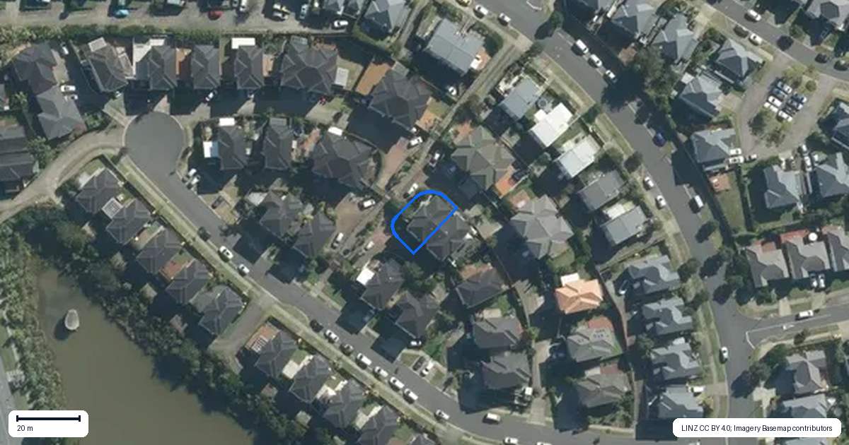 Property context map for 21 Sohlue Place, Oteha, Auckland