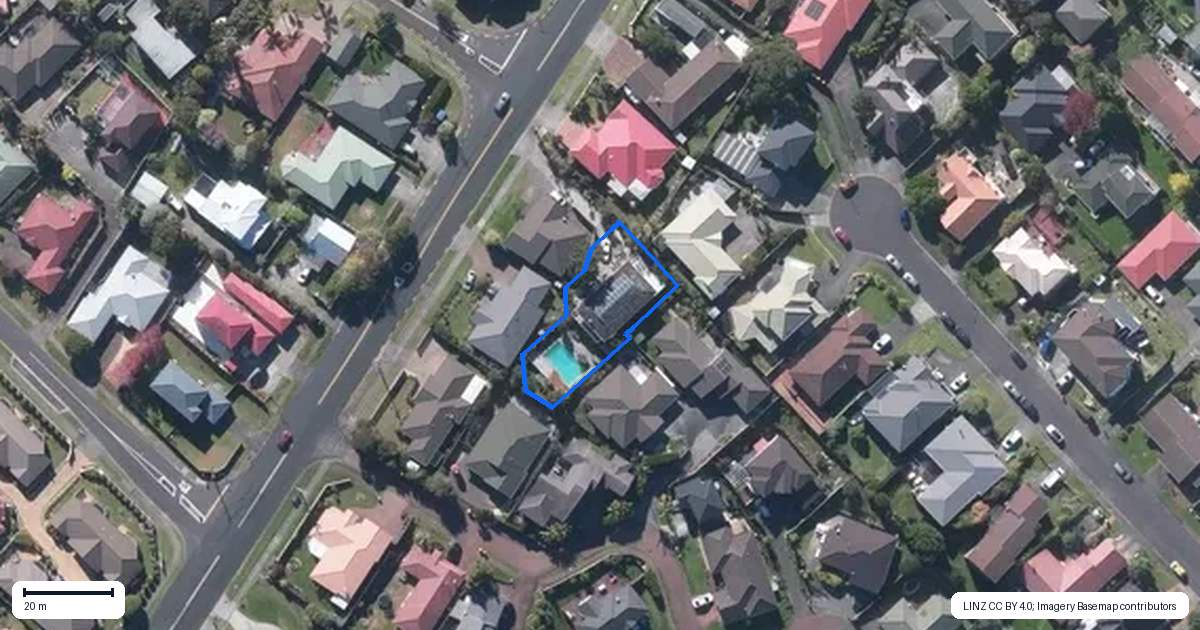 Property context map for 192 Sturges Road, Henderson, Auckland