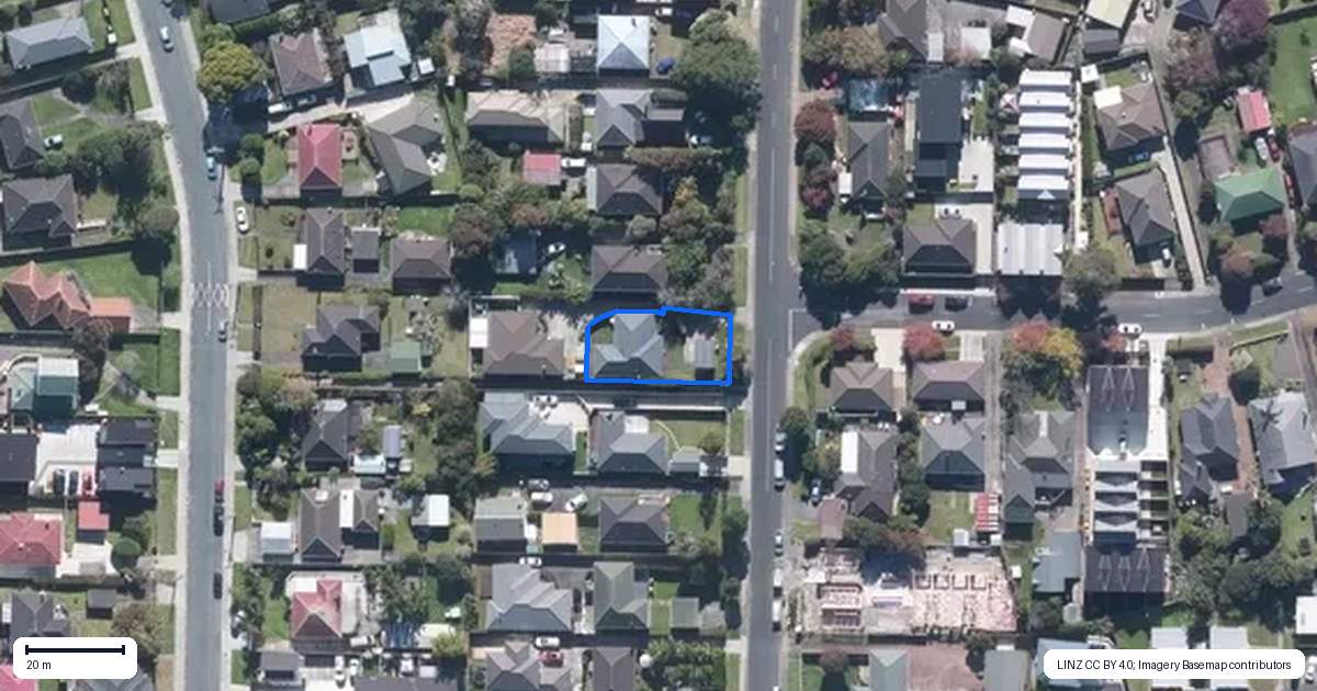 Property context map for 30 Kervil Avenue, Te Atatu Peninsula, Auckland