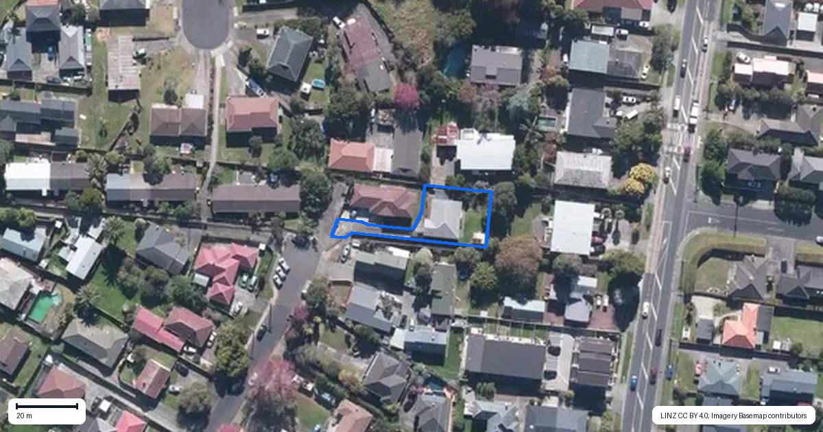 Property context map for 31 Humphrey Kemp Avenue, Henderson, Auckland