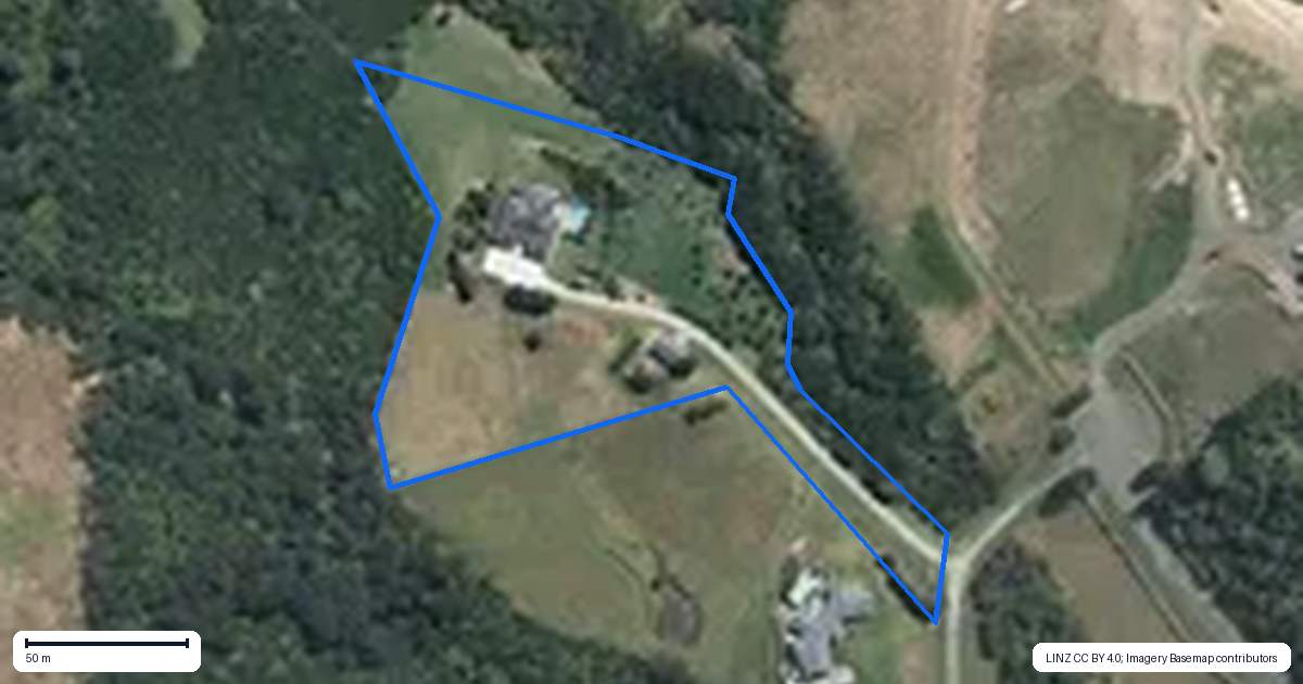 Property context map for 37 Ngaire Close, Wainui