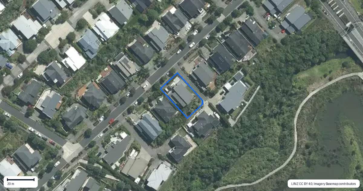 Property context map for 18 Remuremu Street, Long Bay, Auckland