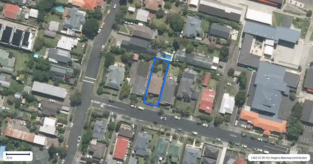 Property context map for 33 Brixton Road, Mount Eden, Auckland