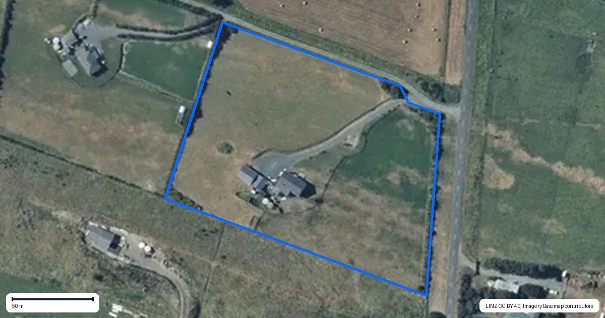 Property context map for 125 Hickford Road, Foxton