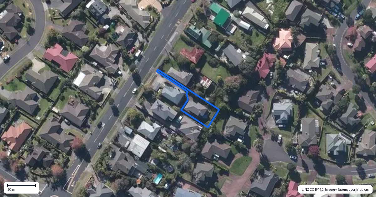 Property context map for 216B Sturges Road, Henderson, Auckland