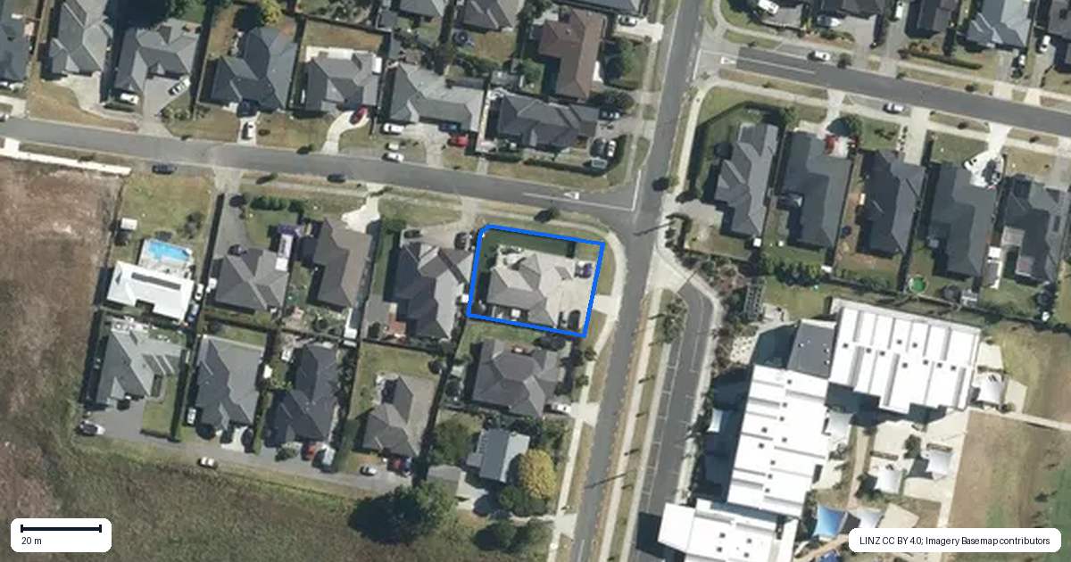 Property context map for 38 Gilbransen Road, Kumeu