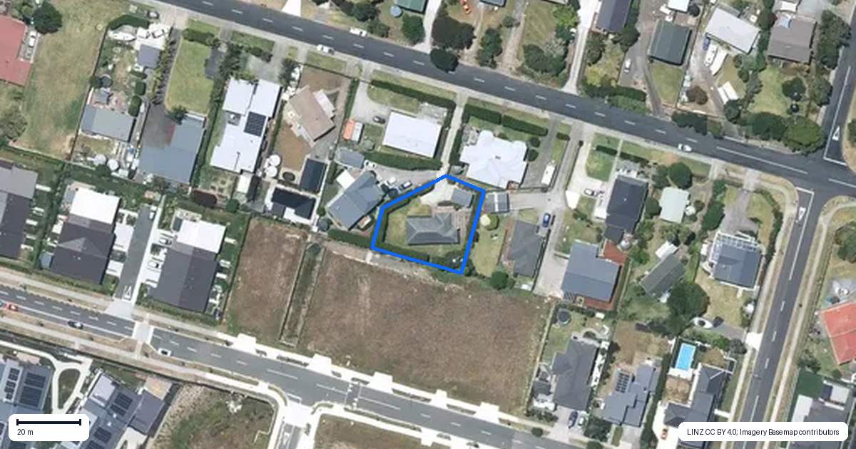 Property context map for 62 Karaka Road, Beachlands, Auckland