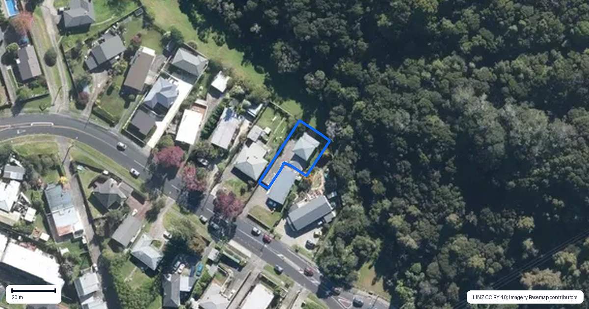 Property context map for 74A Eskdale Road, Birkdale, Auckland