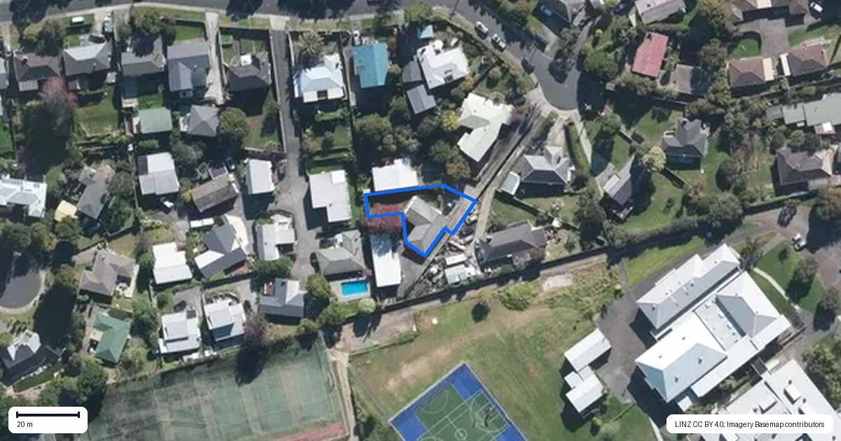 Property context map for 9A Mackwood Place, Birkdale, Auckland