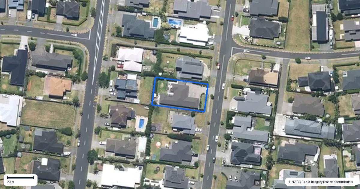 Property context map for 18 Defender Crescent, Beachlands, Auckland