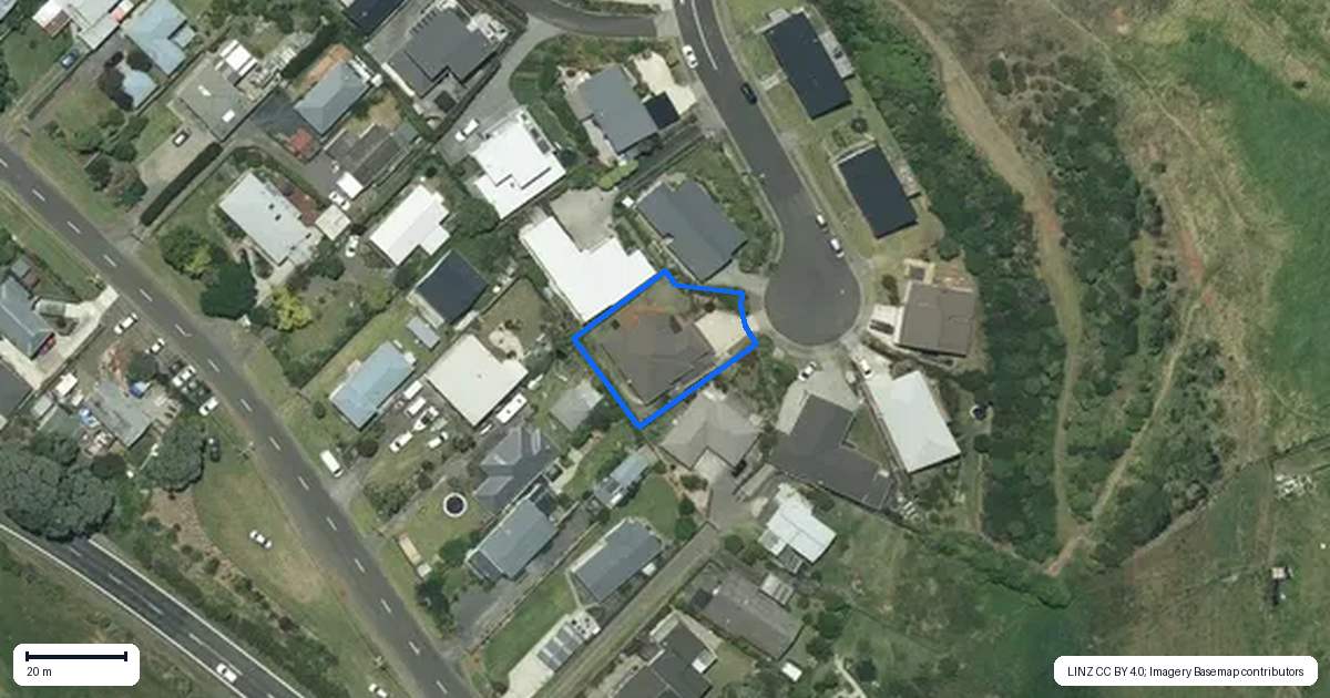 Property context map for 10 Mahana Place, Raglan