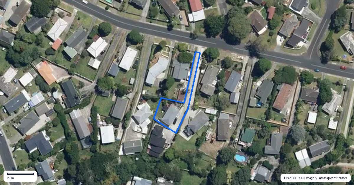 Property context map for 74B Lantana Road, Green Bay, Auckland
