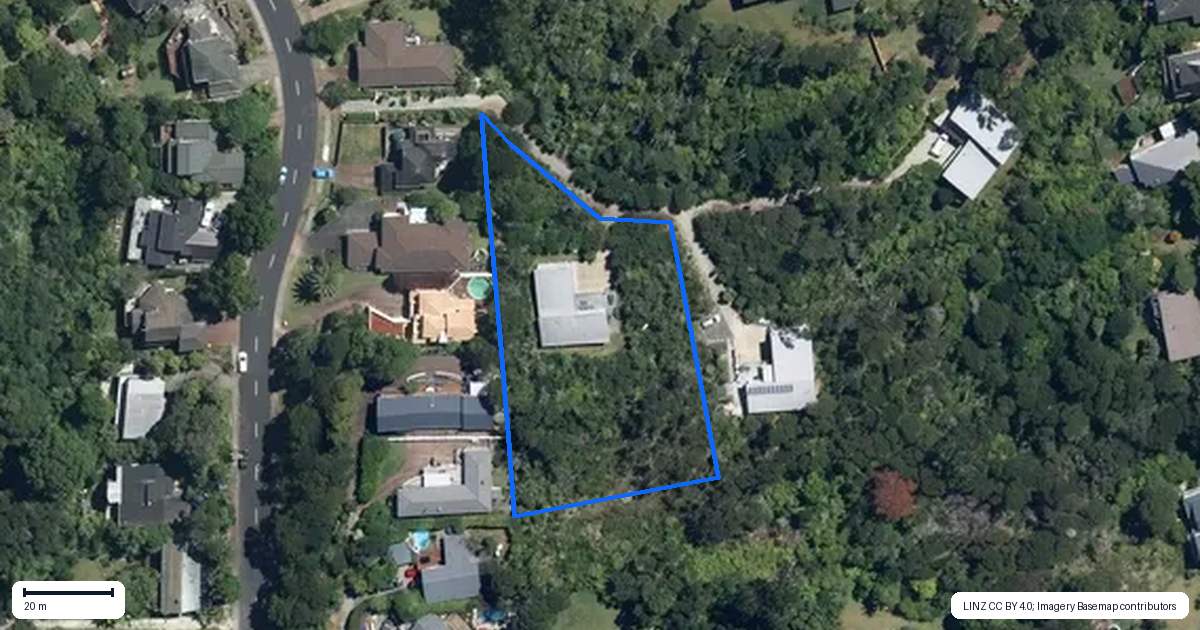 Property context map for 31C Woodfern Crescent, Titirangi, Auckland