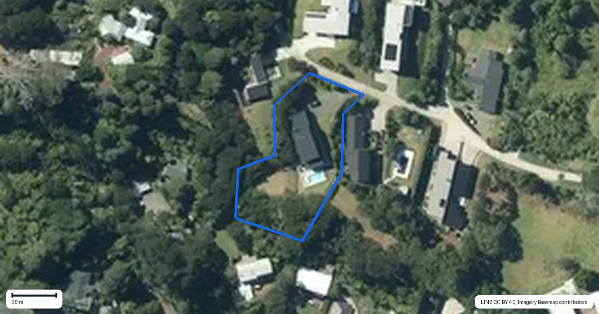 Property context map for 323H Huia Road, Titirangi, Auckland