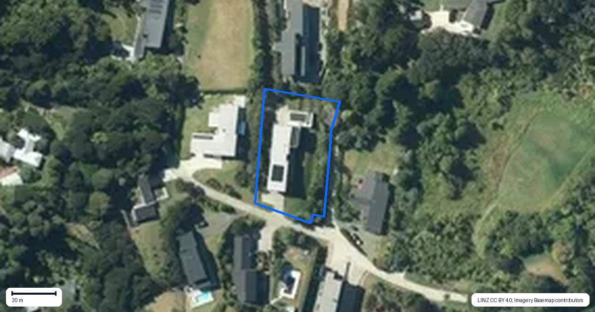 Property context map for 323E Huia Road, Titirangi, Auckland
