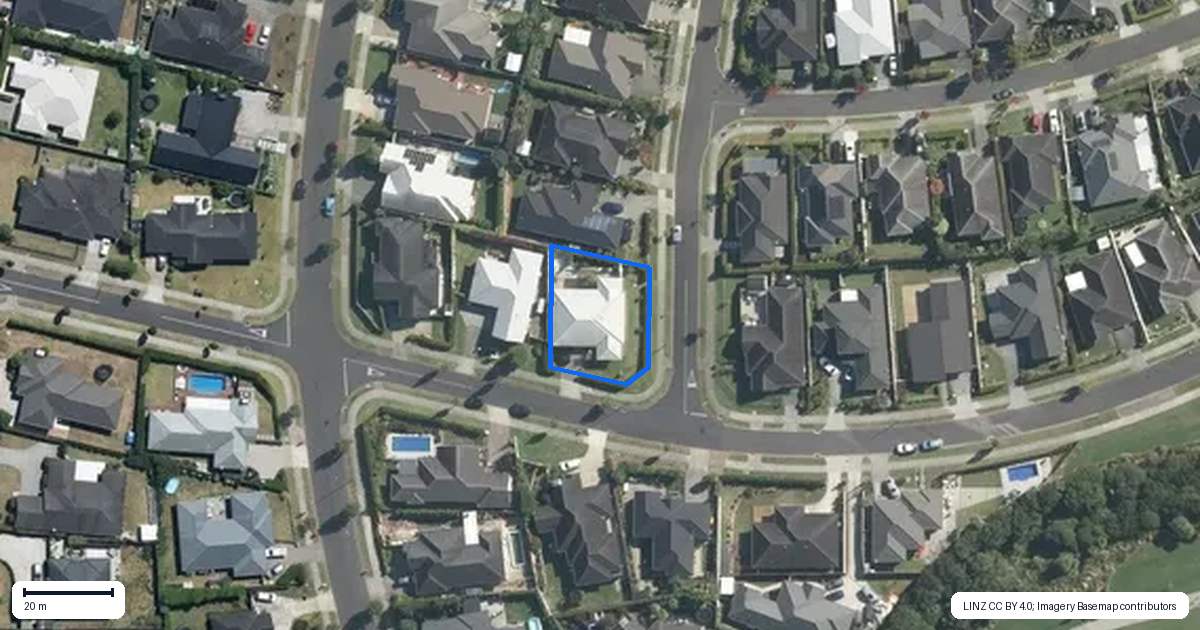 Property context map for 13 Pitoitoi Drive, Riverhead