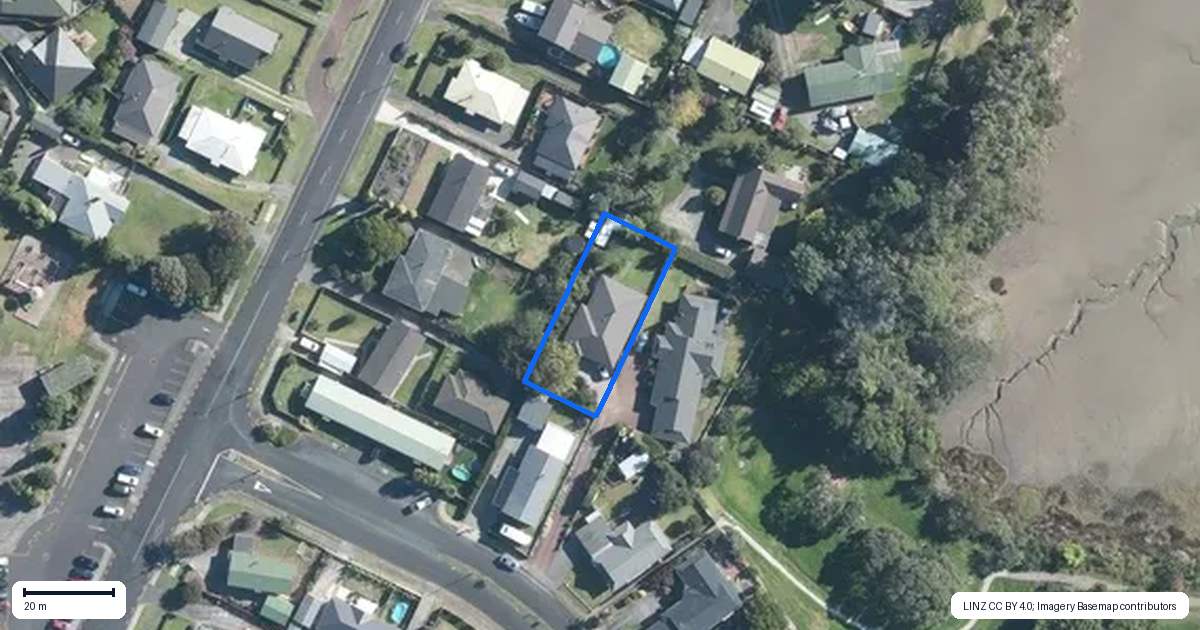 Property context map for 5 Riverside Drive, Waiuku