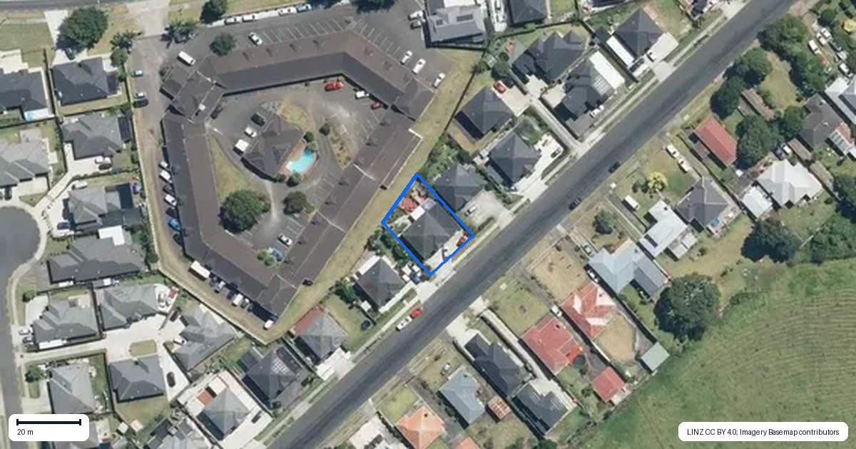 Property context map for 11 Pukaki Road, Mangere, Auckland