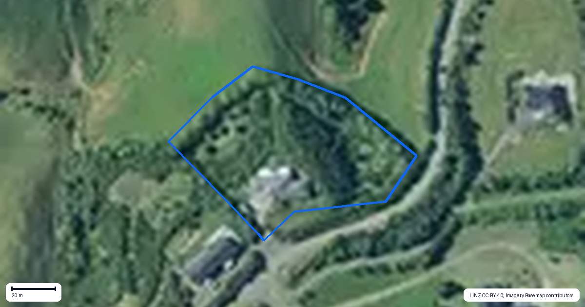 Property context map for 666 Te Hutewai Road, Raglan