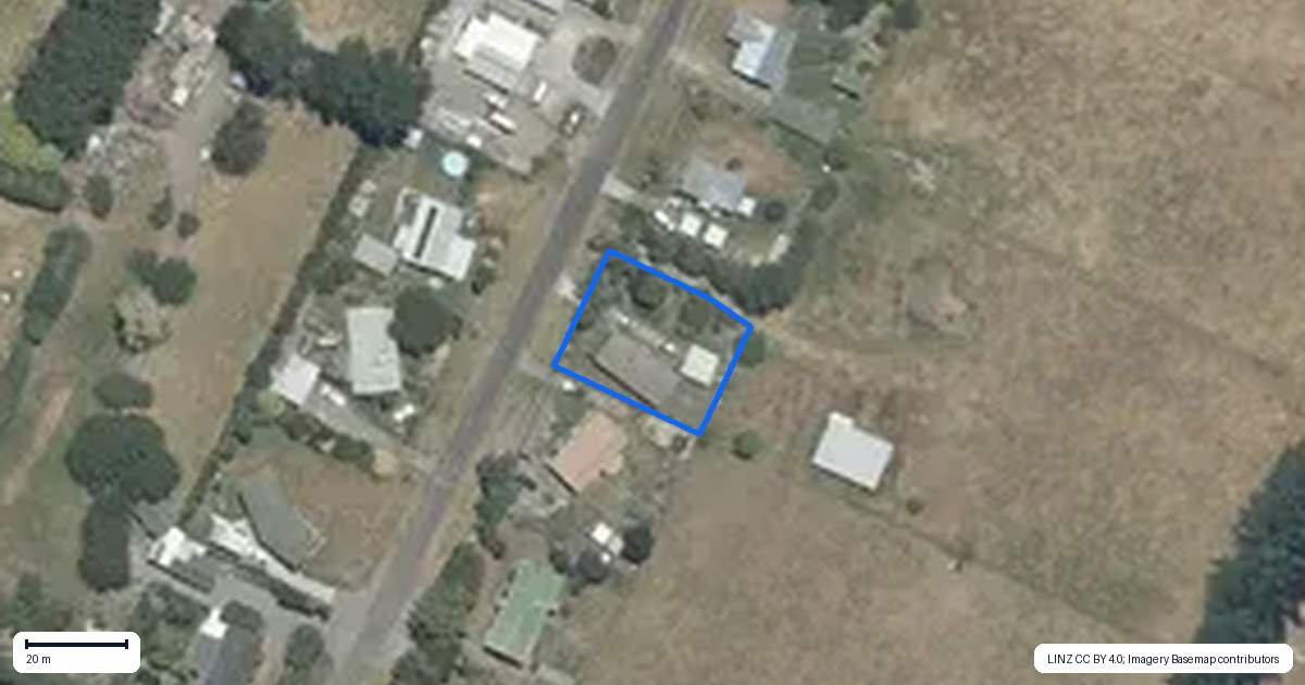 Property context map for 12 Lake Street, Takapau