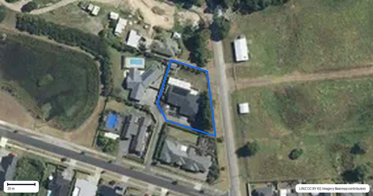 Property context map for 4 Parlane Drive, Huapai, Kumeu