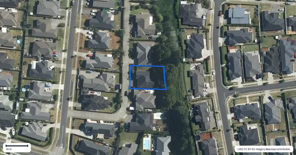 Property context map for 10 Pititi Lane, Kumeu